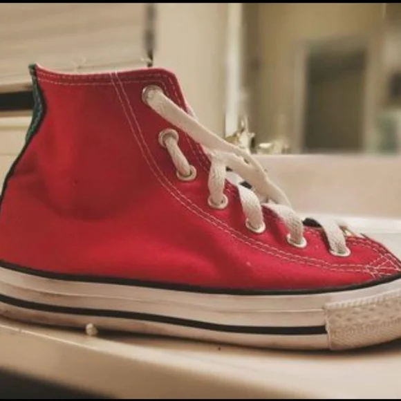 Kids Converse All Stars - Picture 2 of 4